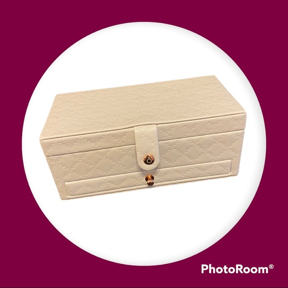 NWOT Authentic Pandora quilted travel case - Picture 2 of 6